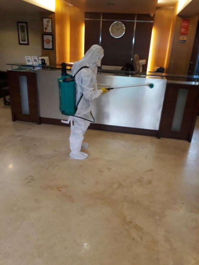 Lucky Hotel Goregaon Мумбаї Екстер'єр фото