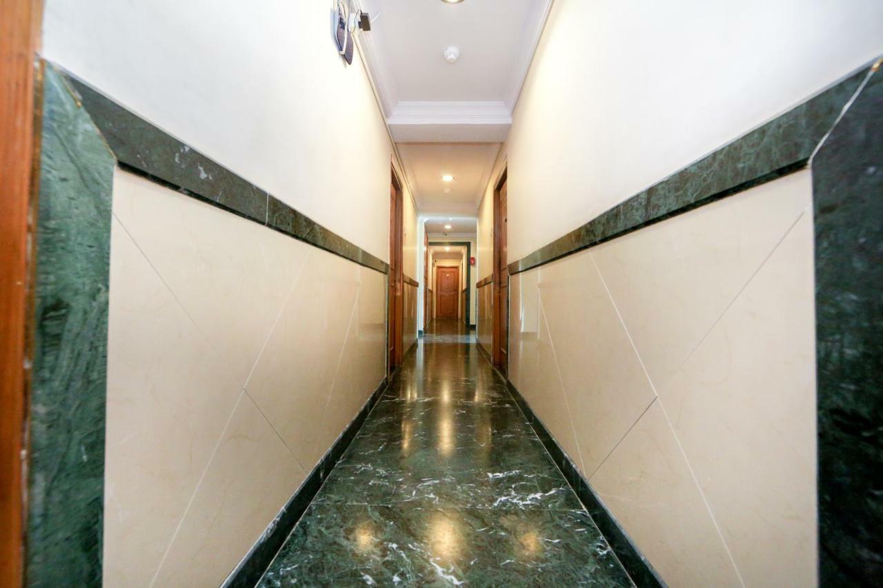 Lucky Hotel Goregaon Мумбаї Екстер'єр фото
