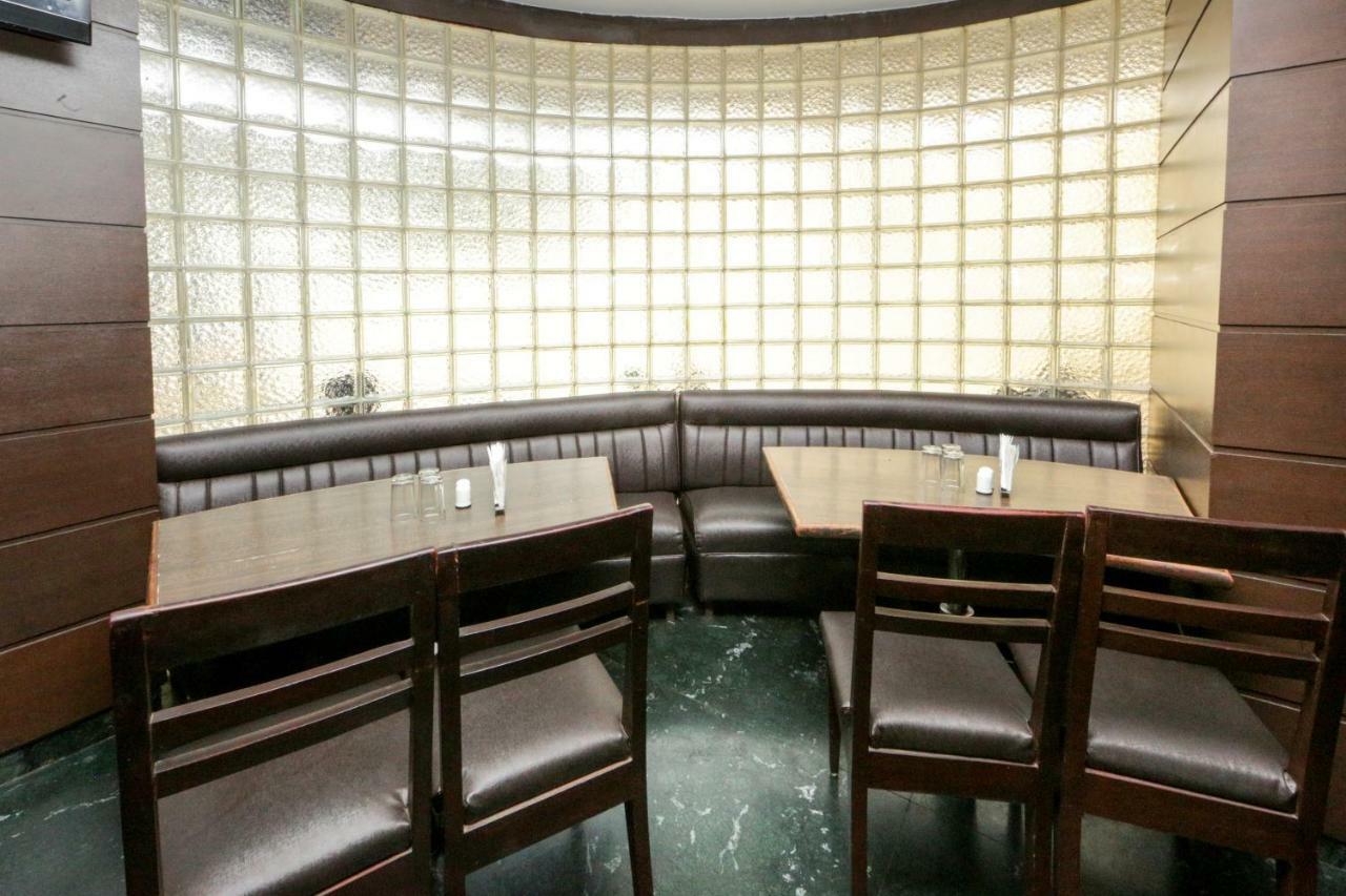 Lucky Hotel Goregaon Мумбаї Екстер'єр фото