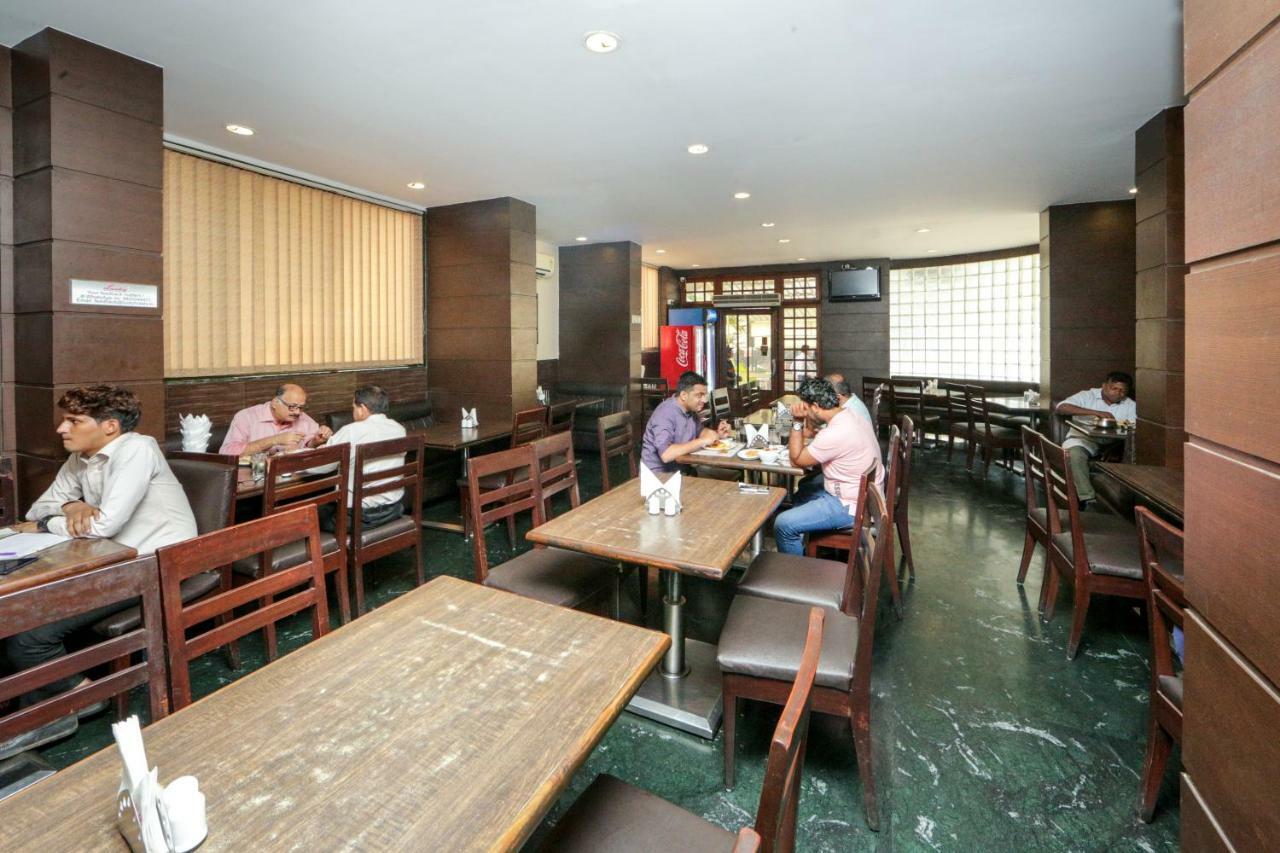 Lucky Hotel Goregaon Мумбаї Екстер'єр фото