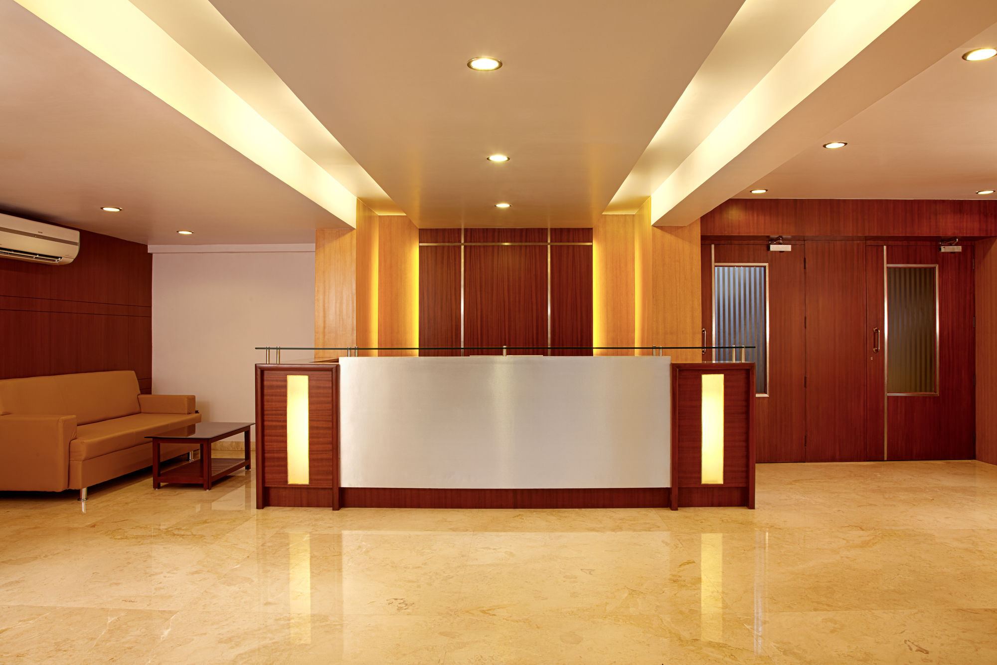 Lucky Hotel Goregaon Мумбаї Екстер'єр фото