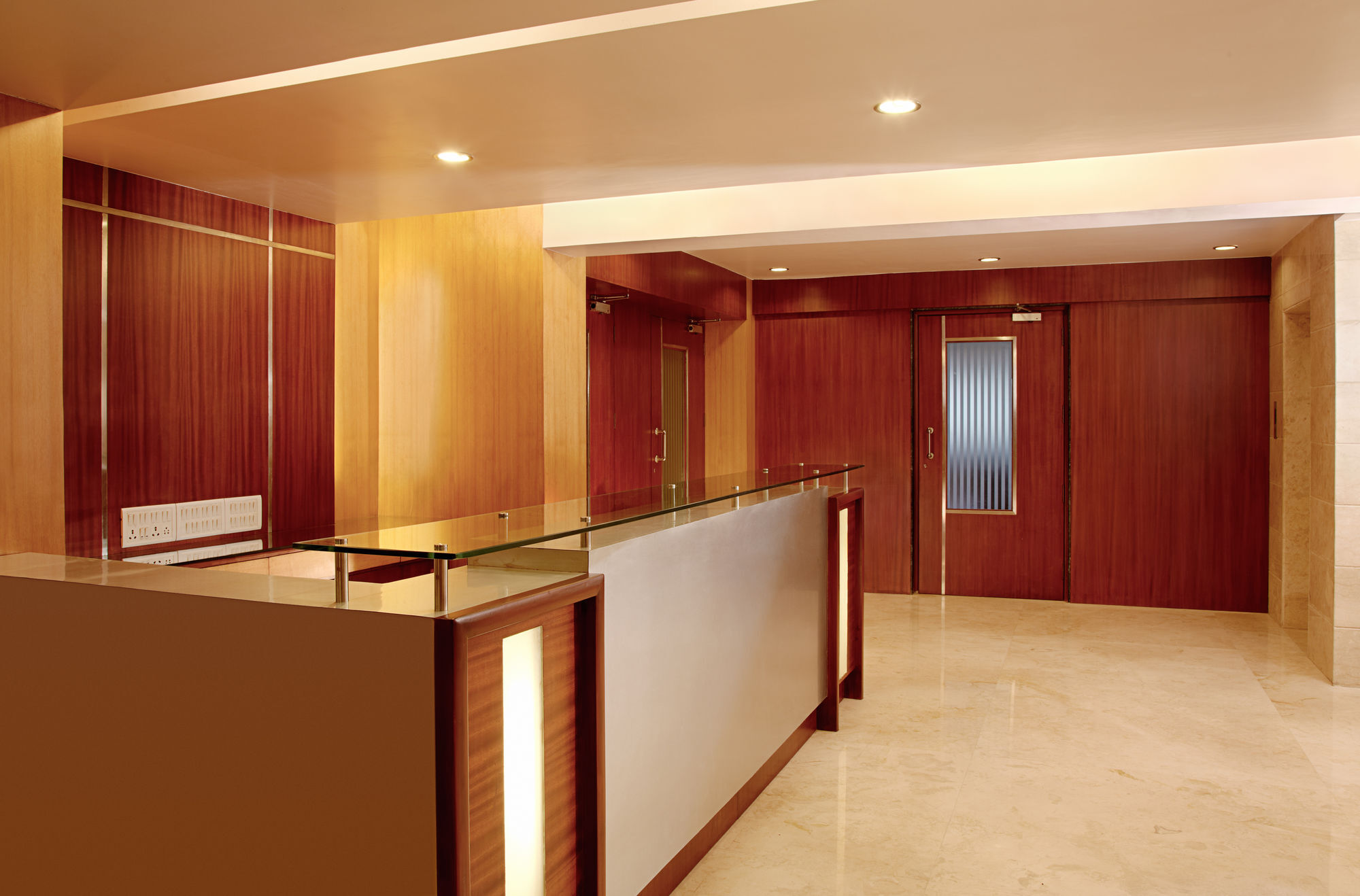 Lucky Hotel Goregaon Мумбаї Екстер'єр фото